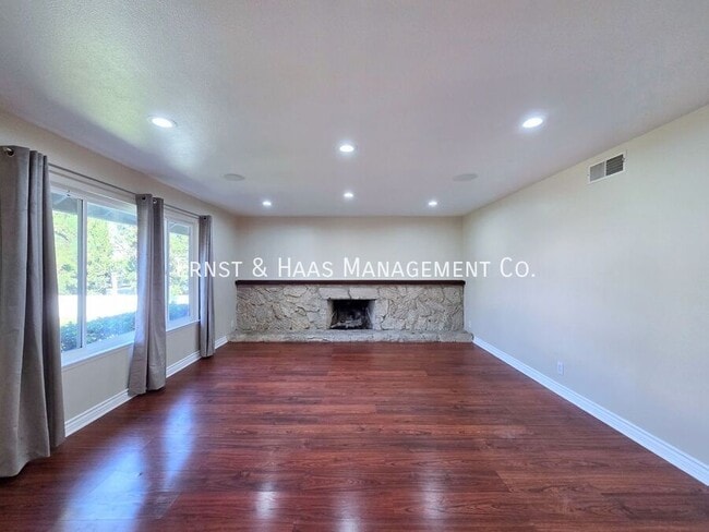 Photo - 926 E Bastanchury Rd