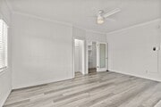 Photo - 608 W 6th St Apartment Unit 05