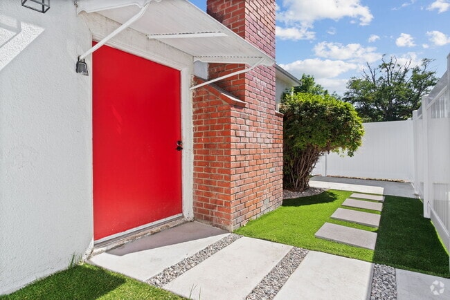 Building Photo - 6321 Camellia Ave Rental