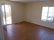 Living room - 214 Melrose Dr Unit 214