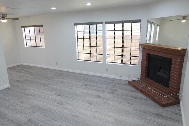 Photo - 4721 Kester Ave Unit 3