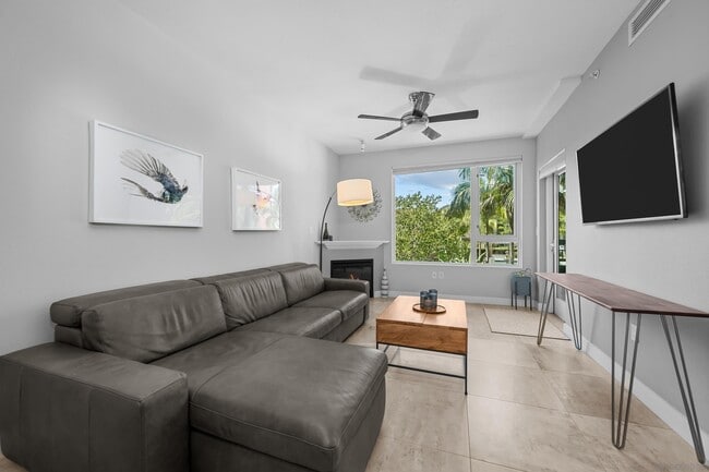 Photo - 300 W Beech St Condo Unit 204