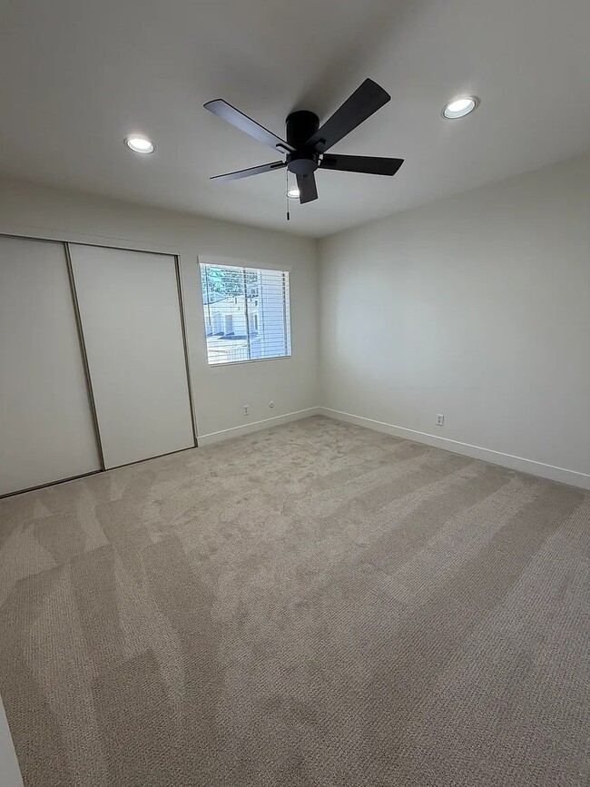 Photo - 18241 Andrea Cir N