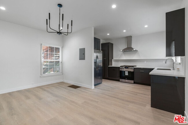 Photo - 144 N Swall Dr Apartment Unit 5