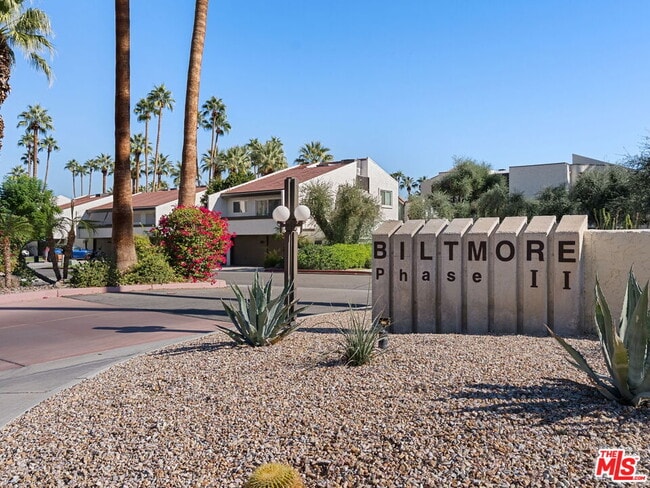 Building Photo - 1472 S Camino Real