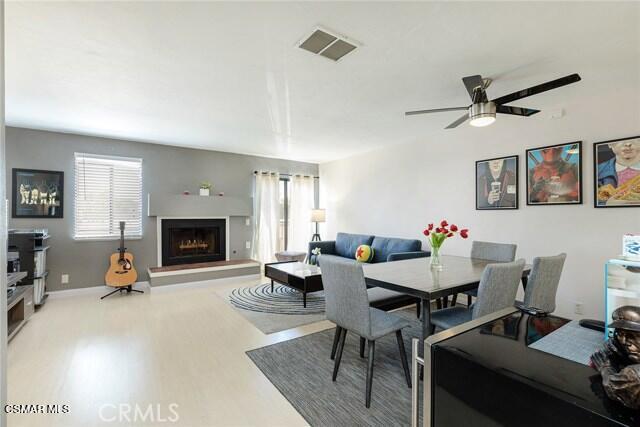 Photo - 21040 Parthenia St