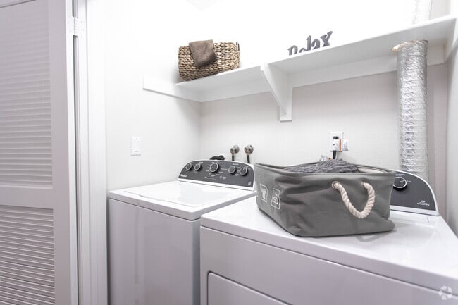 2BR, 2BA-1313 SF - Oasis at Lake Encino