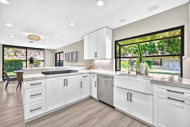 Photo - 77765 Cottonwood Cove