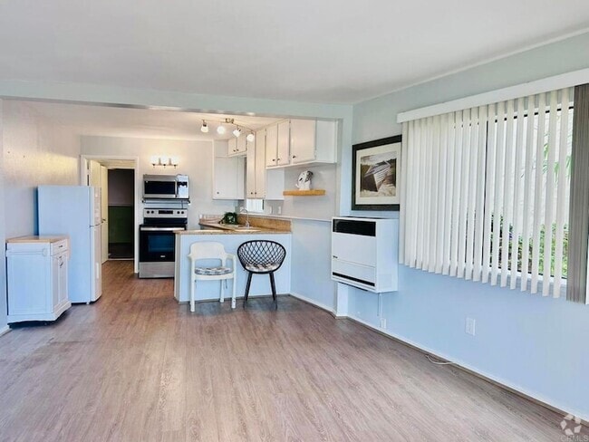 Building Photo - 25072 Alicia Dr Rental