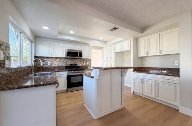 Photo - 37740 Duffel St