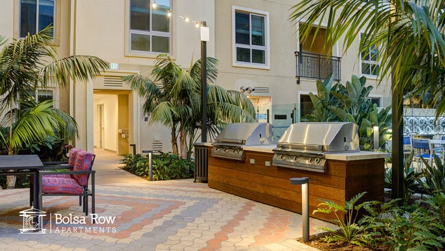 BBQ - Bolsa Row Apartments