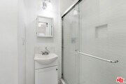 Photo - 2922 S Budlong Ave Apartment Unit 6