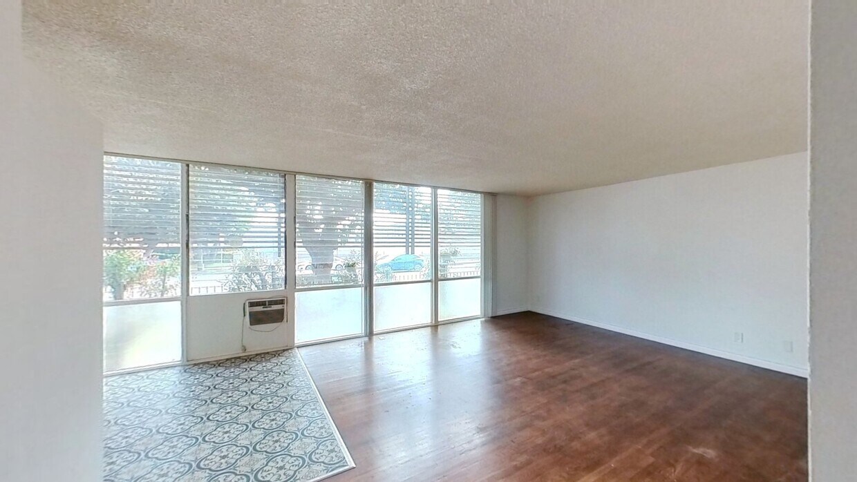 3D Tour - 11133 Rose Ave Unit 9