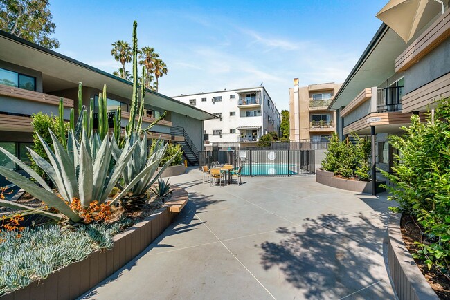 Hollywood Biltmore - Hollywood Biltmore Apartments