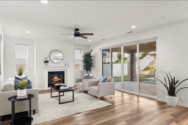 Photo - 32448 Toyon Rd