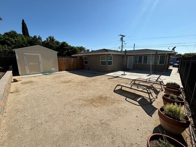 Photo - Spacious 3 bedroom 2 bath (Lease out, pend...