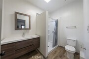Photo - 532 W 5th St House