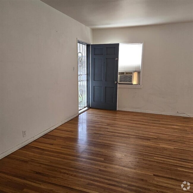 Building Photo - 6314 Vineland Ave Rental