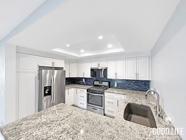 Building Photo - Beautiful 3BD/2BA W/ A/C, In-Unit Laundry, and Reserved Parking in Santee! Unit 8