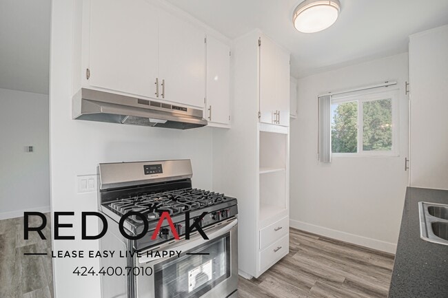 Photo - 14039 Archwood St Unit 10