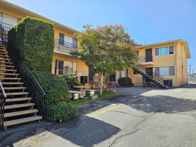 Photo - 3701 Emerald St Unit 12