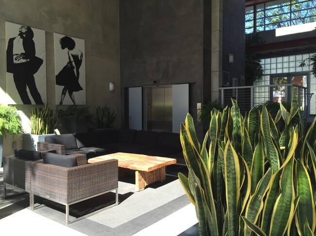 Lobby - 11500 Tennessee Ave Unit 419