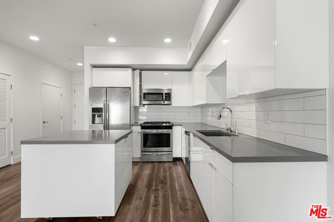 Photo - 1215 S Bedford St Unit 105