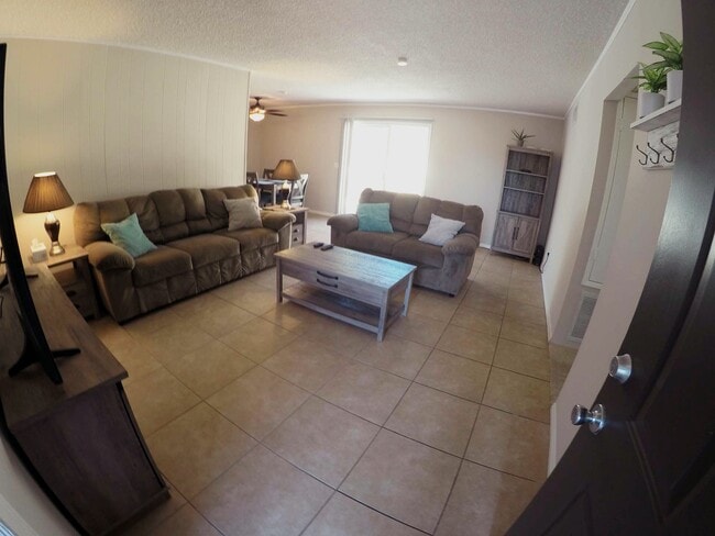 Photo - 4122 Lewis St