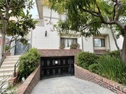 Photo - 327 W Stocker St Townhome