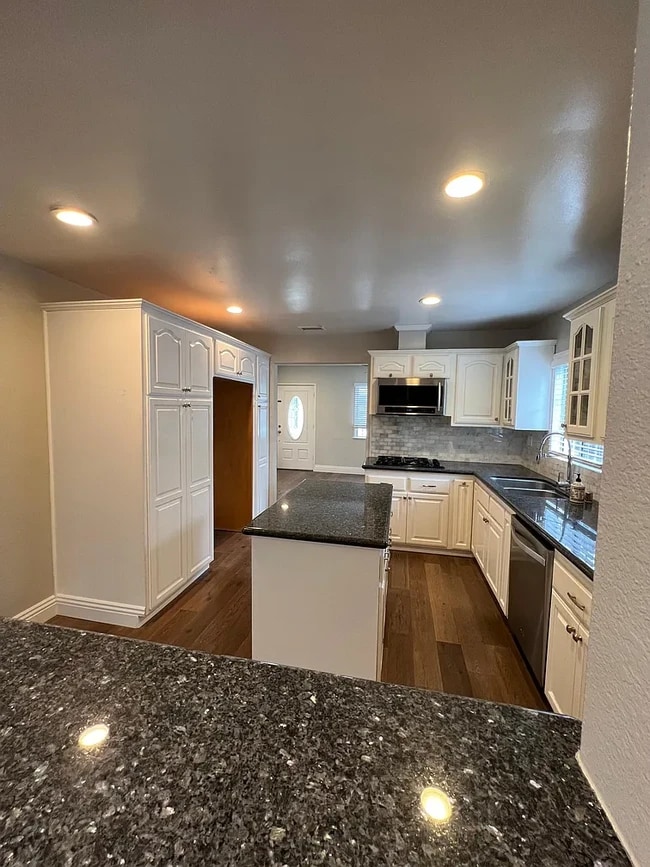 Photo - 16621 Patronella Ave