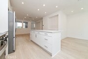 Photo - 627 S Lyon St Condo