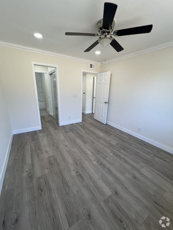 Building Photo - 12545 Cuesta Dr Rental