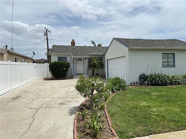 Photo - 17628 Kornblum Ave.