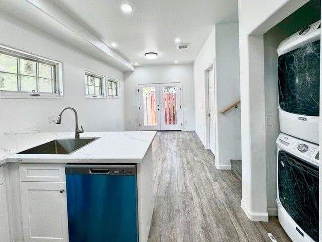 Photo - 931 W 23rd St Unit 931