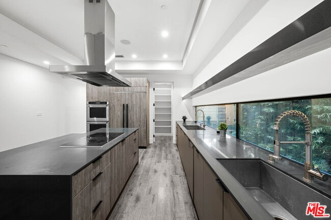 Photo - 1613 S Wooster St