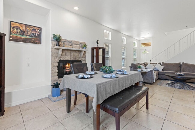 Photo - 1786 Elm Ave