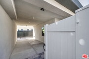Photo - 1055 Palms Blvd House