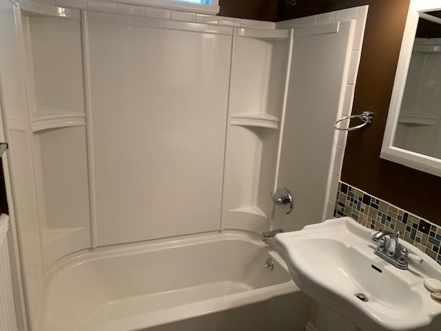 Bath 1 - 18821 Chase St