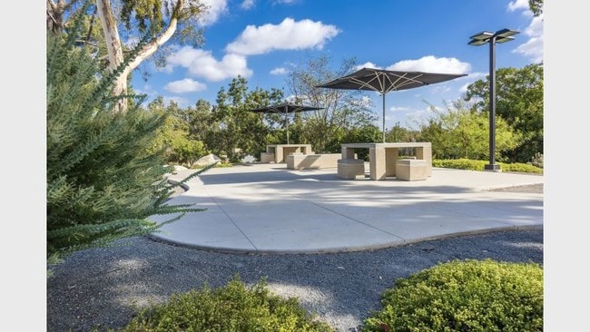 Lounge Common Area - 4th Avenue Apartments