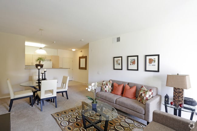 1 Bedroom_Chianti_860SF - La Jolla Crossroads