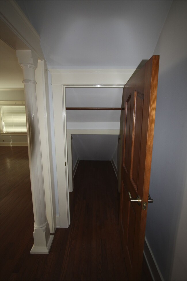 Photo - 640 W 8th St
