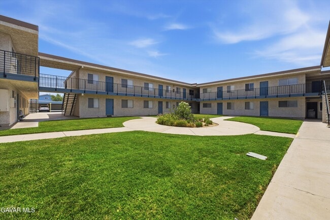 Building Photo - 5036 W Ave L8 Unit 24