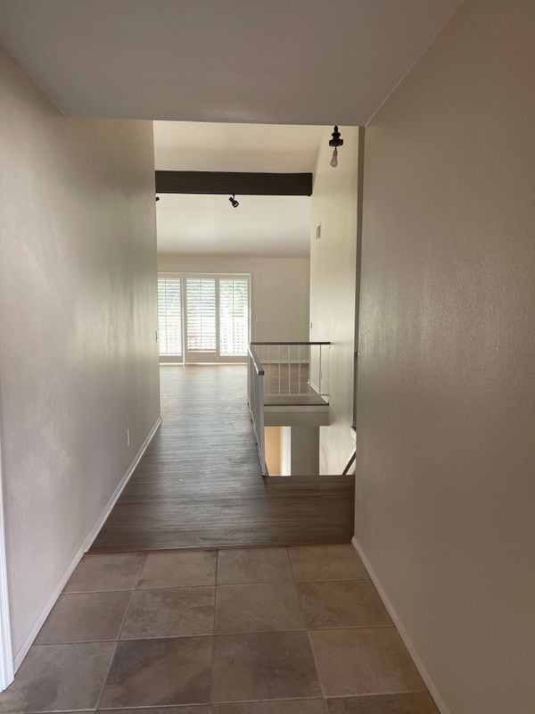 Photo - 415 Falconrock Ln