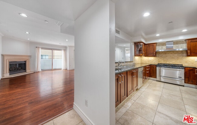 Photo - 1621 Barry Ave Unit 203