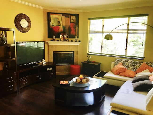 FURNISHED 1 bed/ 1 bath updated home in A... - FURNISHED 1 bed/ 1 bath updated home in A...