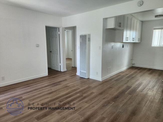 Photo - 24319 Narbonne