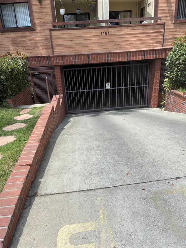 Photo - 1161 Spazier Ave