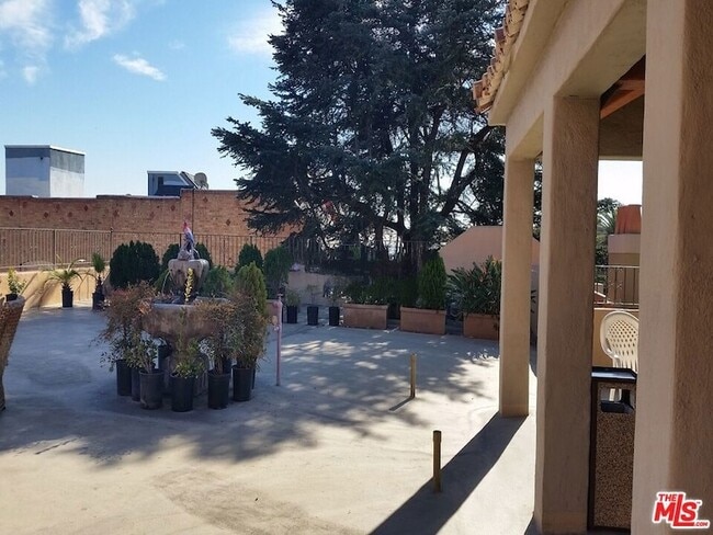 Photo - 5640 Franklin Ave