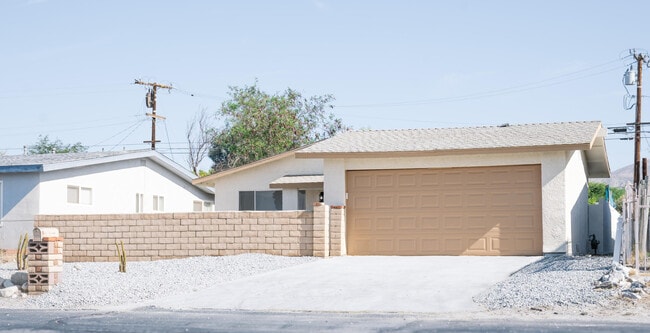 Photo - 66604 Flora Ave House