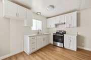 1BR, 1BA - 650SF - Kenmore Apartments